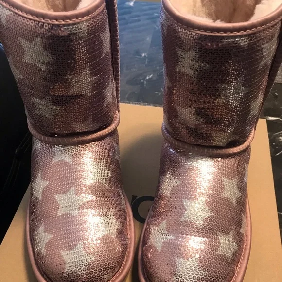 Like new UGG boots / worn once / warm /soft/ ❤️❤️ - Picture 2 of 7